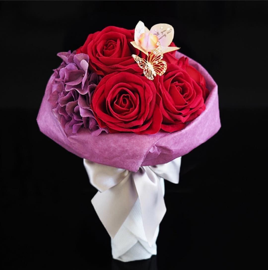 プロポーズで渡すのに適した花といえば赤いバラ あなたを愛する 情熱 が花言葉です 108本の花束で 結婚してください を意味します 出典 Http Mens Meria Room Com プロポーズ 花束 赤いバラ Ring 指輪 Instagram Posts Rose Instagram プロポーズで渡すのに適した花といえば赤いバラ あなたを愛する 情熱 が花言葉です 108本の花束で 結婚してください を意味します 出典 Http Mens Meria Room Com プロポーズ 花束 赤いバラ Ring 指輪 Instagram Posts Rose Instagram