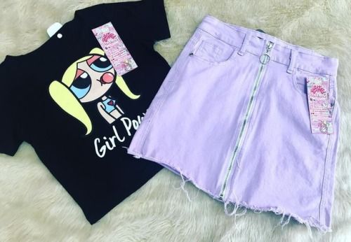 FOLLOW US ON: www.instagram.com/medusaindumentaria www.facebook.com/medusaindumentaria www.twitter.com/medusaindum www.pinterest.com/medusaindum www.facebook.com/medusaindumentaria Donde? Estamos en Calle 12 #1143 (e/55 y 56) #LaPlata, #BuenosAires, #Argentina Sos del interior? Enviamos a todo el pais por medio de nuestra #TiendaOnline, ingresa en www.goo.gl/DpfztY Anime Inspired Outfits, Teen Fashion Outfits, Cute Casual Outfits, Pretty Outfits, Casul Dress, Style 90s, Kawaii Clothes, Powerpuff, Korean Outfits