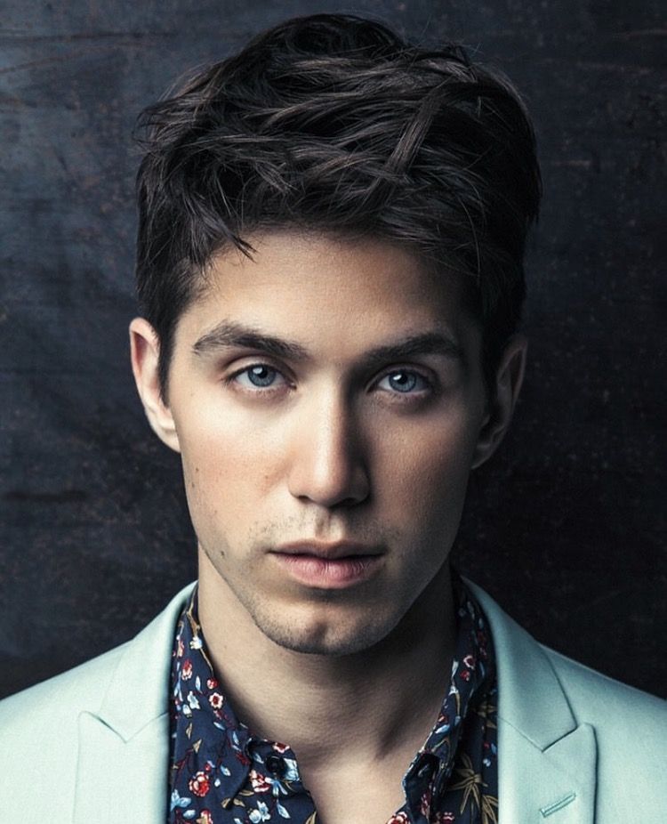 13 Reasons Why Brandon Larracuente Attractive Guys Jeff