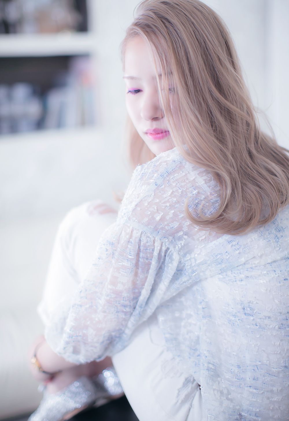 一度はやってみたい 大人可愛いハイトーン グレー ベージュ のヘアカラー まとめ のまとめ枚目の画像 Mery メリー 美髪 明るい髪 ファッションアイデア 一度はやってみたい 大人可愛いハイトーン グレー ベージュ のヘアカラー まとめ のまとめ枚目の画像 Mery メリー 美髪 明るい髪 ファッションアイデア