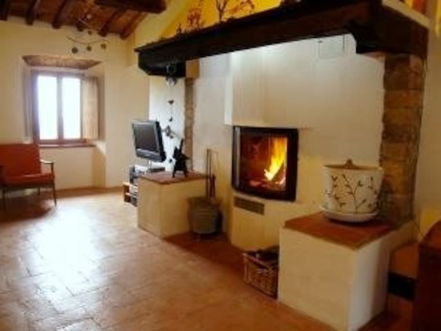 Schau dir dieses groÃartige inserat bei airbnb an: farmhouse in san ... Airbnb san gimignano