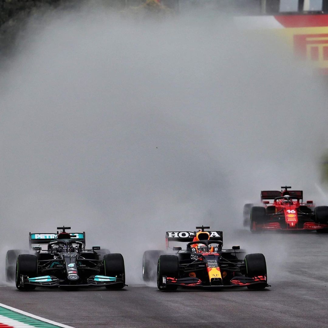Orf Formel 1 Motorhome On Instagram Maxverstappen1 Liegt Nach Einem Starken Start Beim Imolagp In Fuhrung F1 Formel1 In 2021 Formel 1 Instagram Stark