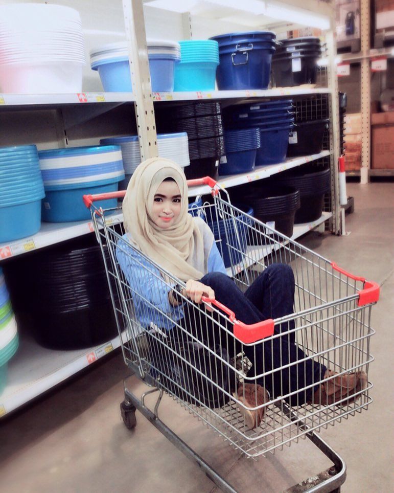 Hijab Yang Tertukar Hijabinspired Hijab Kecantikan Orang Asia Orang