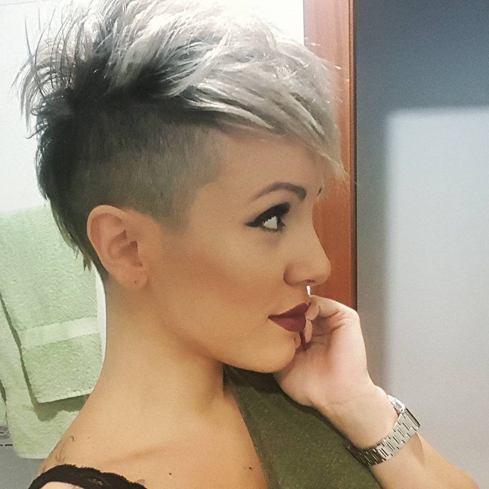 Undercut Moderne Freche Kurzhaarfrisuren Kurzhaarfrisuren Frauen Frech 2020 Undercut Moderne Freche Kurzhaarfrisuren Kurzhaarfrisuren Frauen Frech 2020