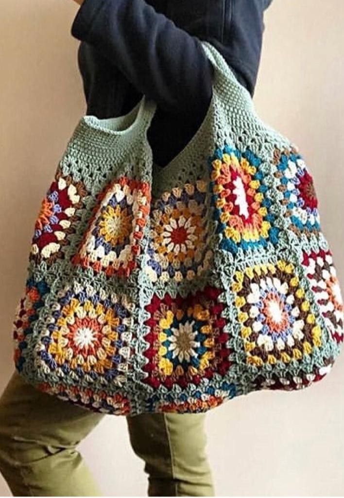 Put those crochet granny squares from odd wool balls to great use with this insp… – 2019