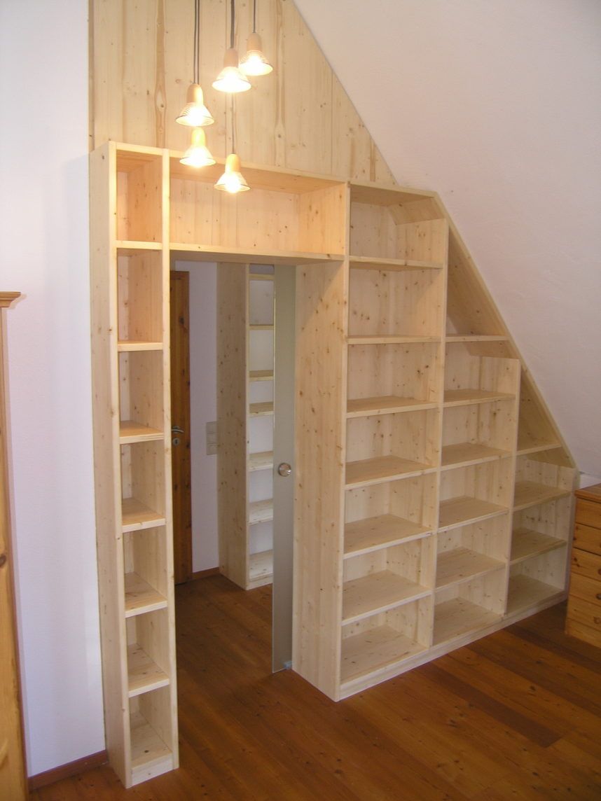 Dachgeschoß mit passgenauen Regalen vom der Raumteiler, Regal dachschräge, Haus interieurs Dachgeschoß mit passgenauen Regalen vom der Raumteiler, Regal dachschräge, Haus interieurs
