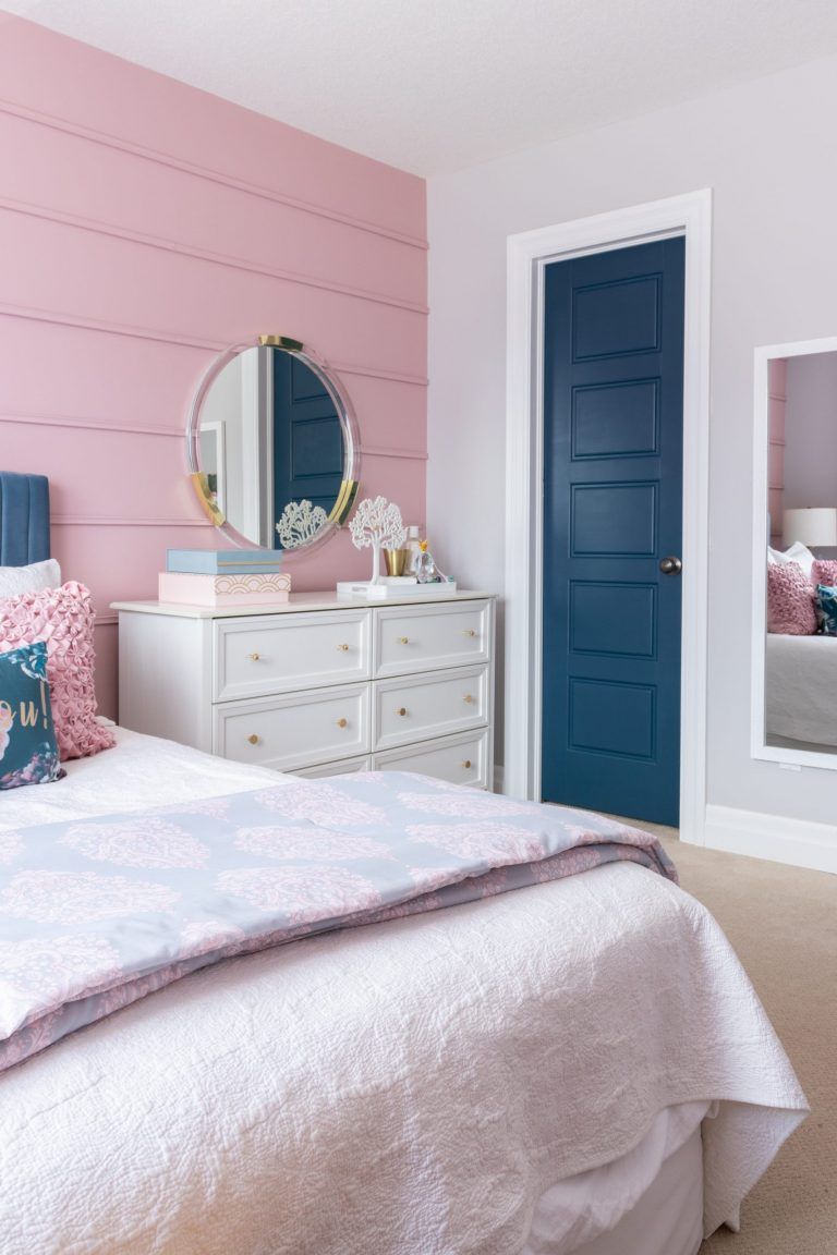 Creating a Stylish Teen Bedroom that's Cozy & Functional - HomewithB Big Girl Bedrooms, Girl Bedroom Walls, Accent Wall Bedroom, Girl Bedroom Decor, Little Girl Rooms, Teen Bedroom Colors, Bedroom Ideas, Bedroom Door Decorations, Bedroom Wall Paint