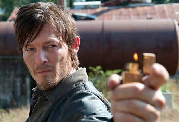 How Does Daryl S Hair Stay Salon Fresh In The Midst Of Zombie Attacks Walking Dead Characters Walking Dead Daryl Walking Dead Season
