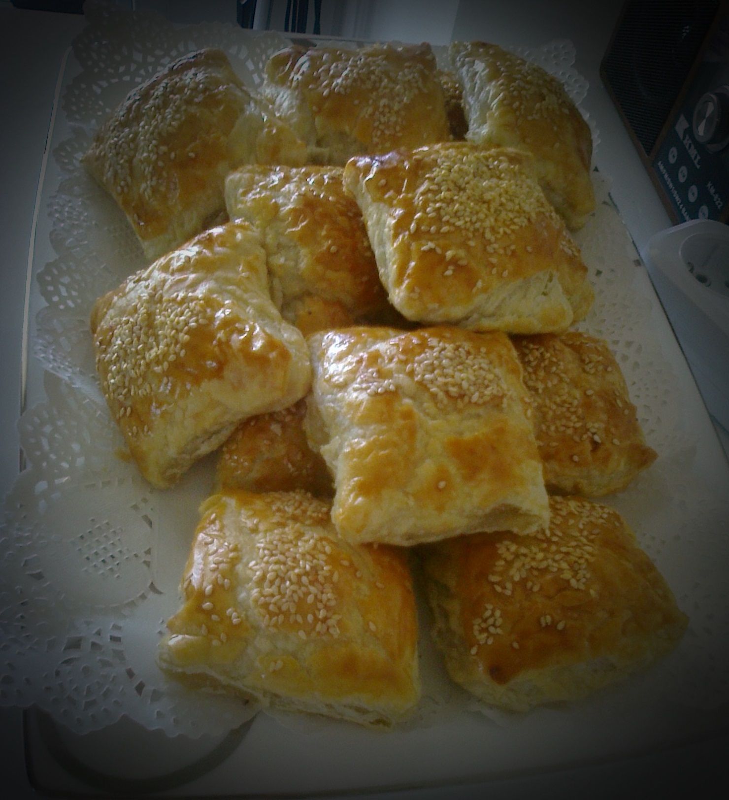 TAVUKLU GARNİTÜRLÜ BÖREK TAVUKLU GARNİTÜRLÜ BÖREK