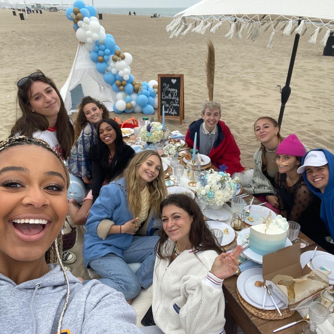 Dance moms star chloe lukasiak and skateboarder brooklinn khoury are