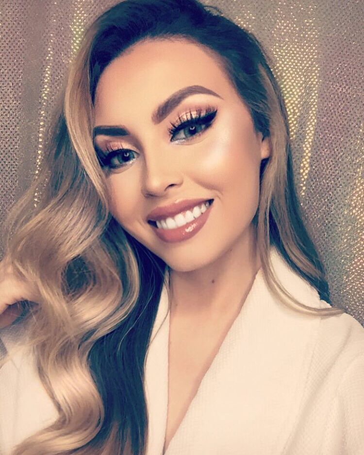 Cheesin Filmed this romantic makeup look for my YouTube Cheesin Filmed this romantic makeup look for my YouTube