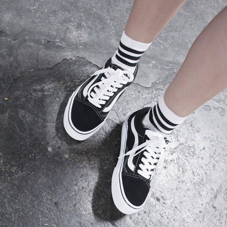 white slip on vans with socks white slip on vans with socks