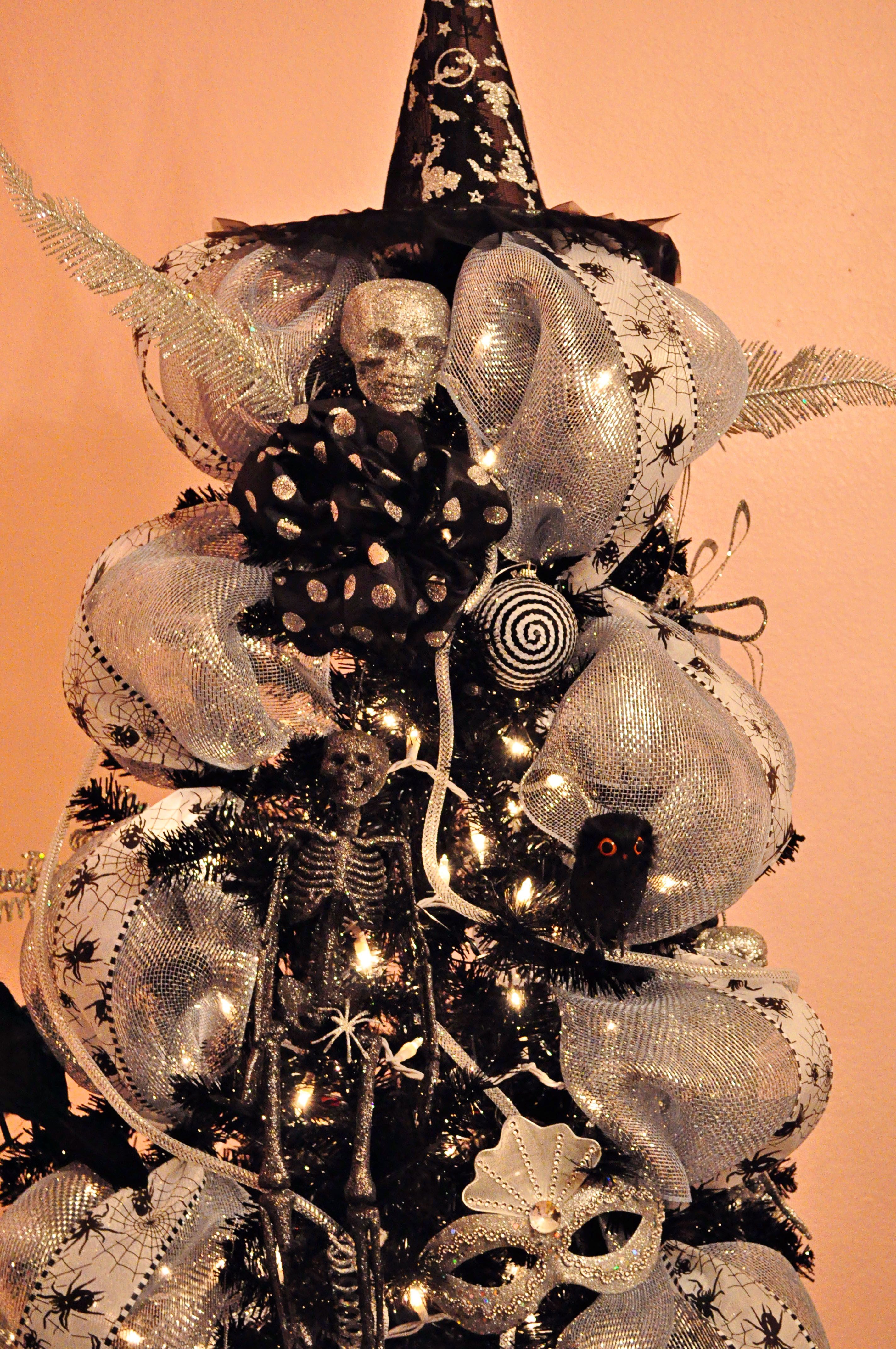 Halloween Tree REPIN ME! SpOOkY party decor Pinterest - halloween tree decoration Halloween Tree REPIN ME! SpOOkY party decor Pinterest - halloween tree decoration