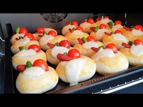 PİŞMİŞ HALİNİ GÖRMELİSİNİZ😍EFSANE BİR TARİF👌BU KADAR LEZZETLİ PİZZA POĞAÇA PASTANEDE BİLE GÖRMEDİM - YouTube Nigiri, Sushi, Pizza, Ethnic Recipes, Youtube, Food, Essen, Meals, Youtubers