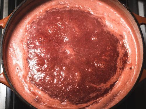 This strawberry honey butter is an easy and delicious recipe for homemade preserves. Fresh strawberries and honey make it so much better than store bought jam! #strawberry #honey #butter #preserves #proudlyhomemade #ballcanning Strawberry Recipes Canning, Canning Jam Recipes, Pectin Recipes, Easy Canning, Rhubarb Butter, Strawberry Butter, Strawberry Jelly, Delicious Salmon Recipes, Yummy Food