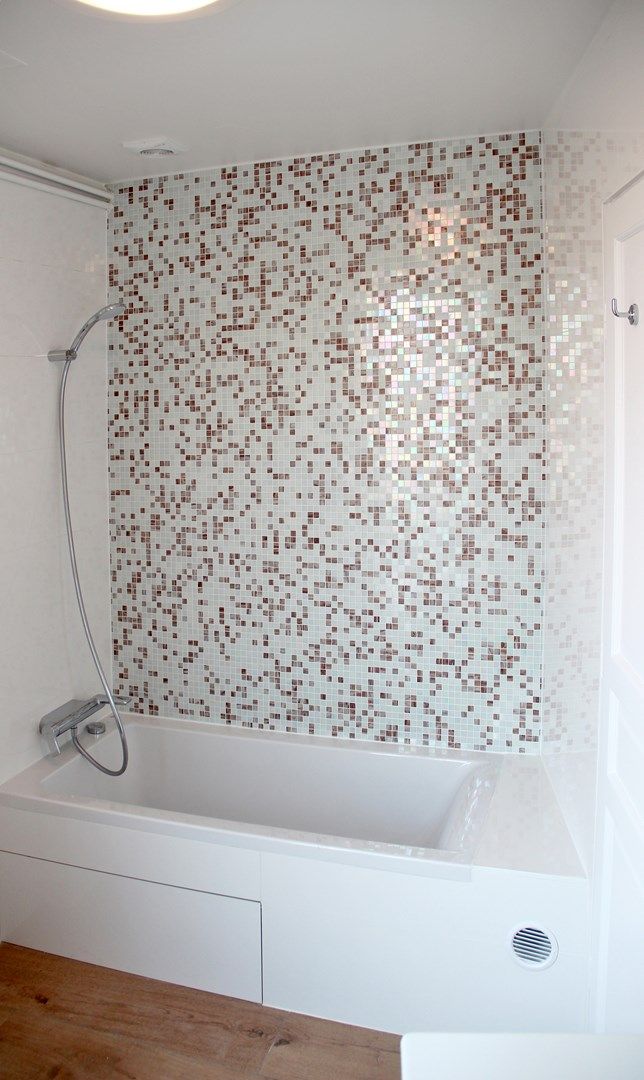 appartement familiale salle de bain mosaique baignoire ideal standard agence avous - Photo Salle De Bain Mosaique appartement familiale salle de bain mosaique baignoire ideal standard agence avous - Photo Salle De Bain Mosaique