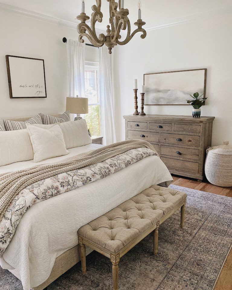 Summer Home Tour Ideas | Home Decor | She Gave It A Go Modern Master Bedroom, Farmhouse Master Bedroom, Master Bedroom Design, Dream Bedroom, Master Bedrooms, Master Bedroom Artwork, Romantic Bedroom, Bedroom Furniture Design, Home Decor Bedroom