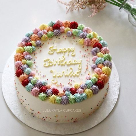 #cakes #cake #corallk #buttercreamcake #birthdaycake #cupcakes #cakeshop #bestcake #cakejakarta #kueulangtahun #kuejakarta #customcakes… Creative Cake Decorating, Cake Decorating Designs, Birthday Cake Decorating, Cake Decorating Techniques, Creative Cakes, Cookie Decorating, Cake Birthday, Decorating Ideas, Easy Cake Designs