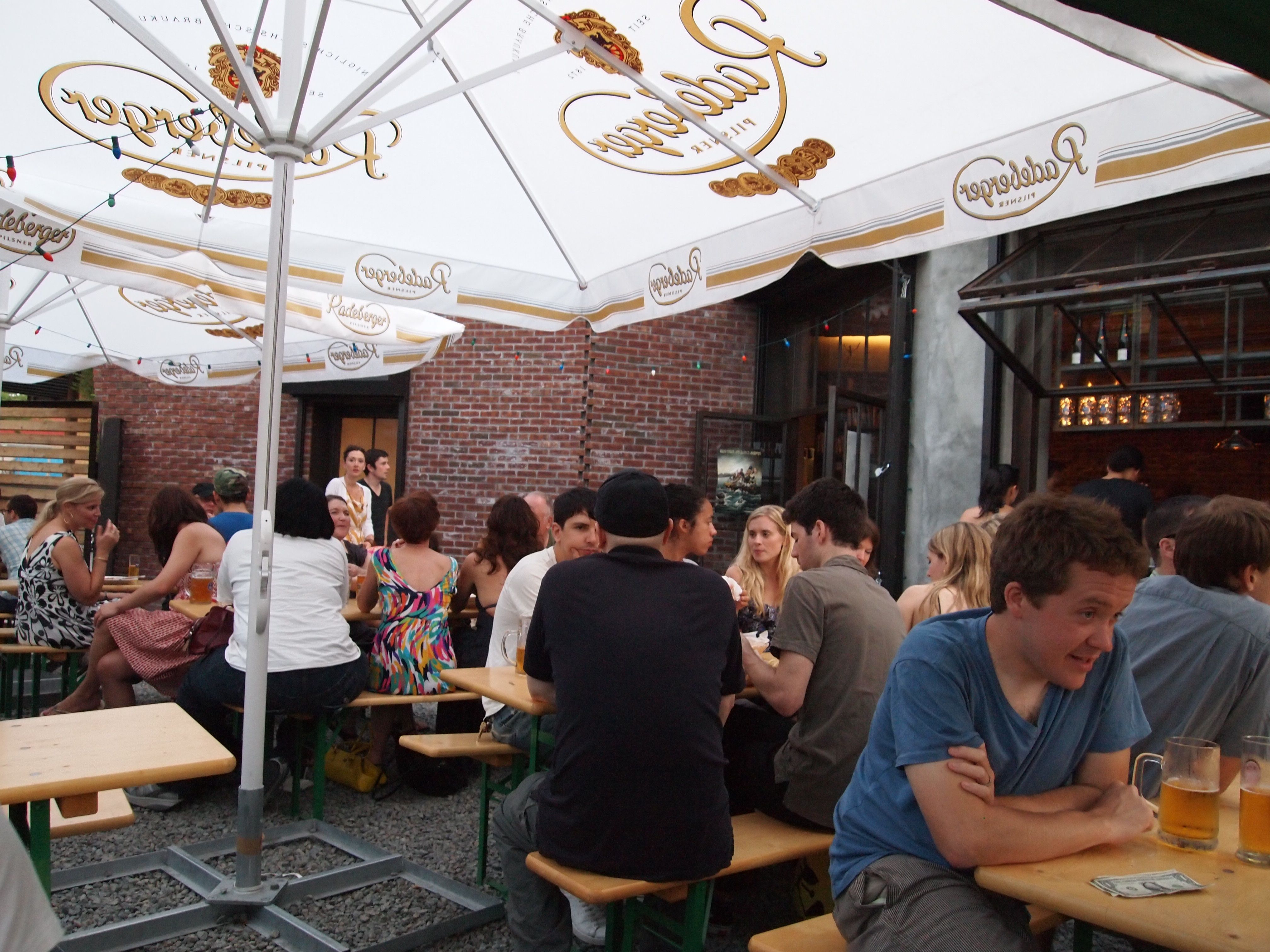 Loreley Beer Garden Nyc Heated Outdoor Beer Garden Party Room Lounge Bar Beer Hall