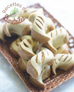 Ghribia Constantinoise Bel Kawkaw Mcharta Amour De Cuisine Recipe Sugar Decorations For Cakes Food East Dessert