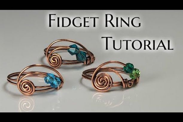 Easy Fidget Wire Ring Tutorial Diy Wire Jewelry Rings, Wire Wrapped Stone Jewelry, Wire Jewelery, Wire Jewelry Making, Wire Jewelry Designs, Handmade Wire Jewelry, Diy Wire Rings Easy, Wire Wrapped Stones, Diy Wire Wrapped Rings