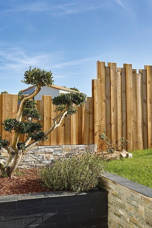 Palissade Claustra Quelle Clôture Protège Mon Jardin Des Voisins Côté Maison D In 2020 Fence Design Privacy Designs Amazing Gardens - Farmhouse Fence Designs Palissade Claustra Quelle Clôture Protège Mon Jardin Des Voisins Côté Maison D In 2020 Fence Design Privacy Designs Amazing Gardens - Farmhouse Fence Designs
