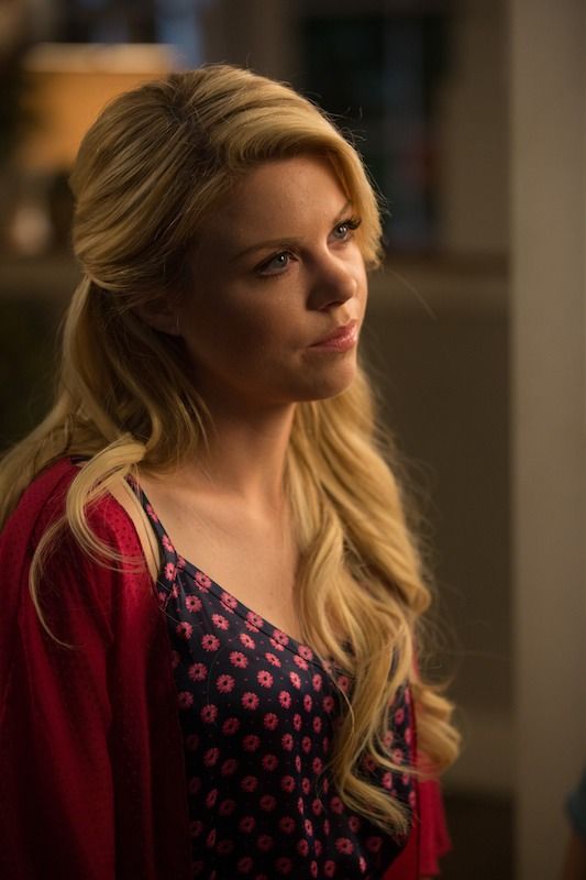 'Faking It' Season 2 Spoilers Reveal That Lauren Is Intersex & That's a Huge Step Forward