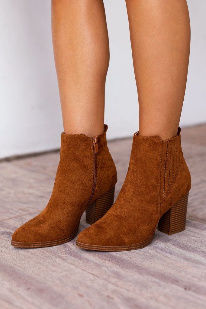Carmen Tan Suede Booties Chic Outfits, Trendy Outfits, Indie Outfits, Outfits Petite, Spring Outfits, Fashion Outfits, Brunch Dress, Outfit Inspo Fall, Outfit Ideas