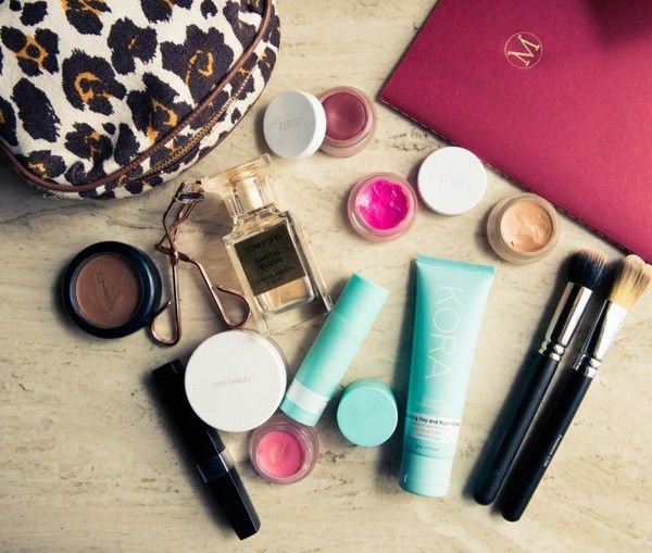 ミランダ カーのメイク方法や愛用コスメまとめ あのかわいい顔になりたい Miranda Kerr Beauty Beauty Bag ミランダ カーのメイク方法や愛用コスメまとめ あのかわいい顔になりたい Miranda Kerr Beauty Beauty Bag