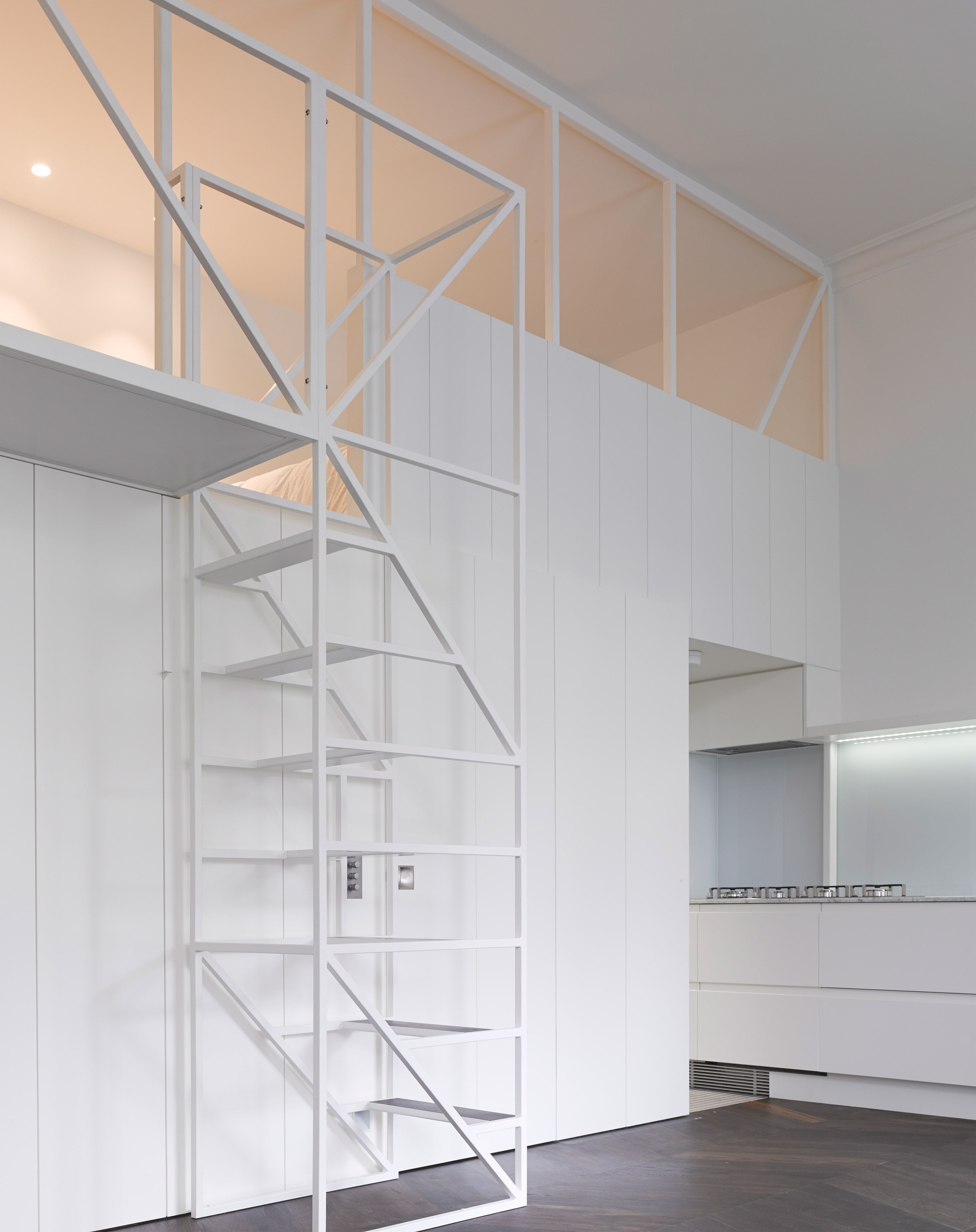 Wireframe Staircase Leads To Mezzanine Sleeping Nest In West London Flat Scala Per Sofa Scale Metalliche Estensioni Della Casa Wireframe Staircase Leads To Mezzanine