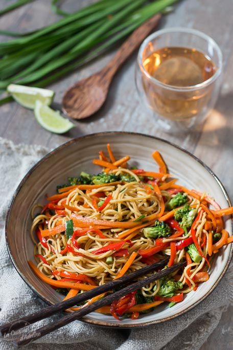 Wok de légumes | La Cuisine d'Adeline Adeline, Japchae, Ethnic Recipes, Table, Food, Asian Vegetables, Asian Recipes, Yummy Recipes, Easy Food Recipes