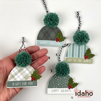 Pom Pom Hat Tags Christmas Gift Tags Handmade, Christmas Gift Tags Diy, Xmas Tags, 25 Days Of Christmas, Handmade Gift Tags, Christmas Crafts Diy, Christmas Wrapping, Christmas Package Tags, Diy Christmas Cards Cricut