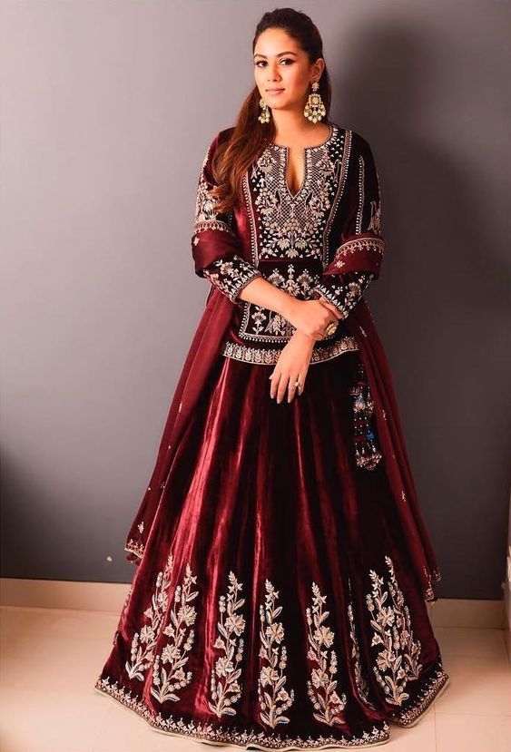 Buy Red Bollywood Wedding Mehendi lehenga choli At Cheapest Rate In UK And Europe @ trendylehenga #shararadesigns