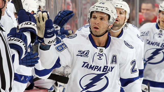 martin st louis becomes oldest player to capture nhl scoring title