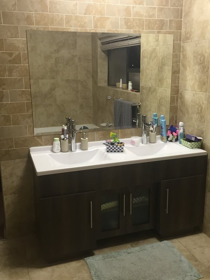 This 580 sqm 3 en-suite Bedroom house is a perfect setting for the young Medical Practitioner (GP) who would want to have professional consulting rooms and a luxury lifestyle all in one place. Consulting Room, Bedroom With Ensuite, Home Business, Practitioner, Therapist, Luxury Lifestyle, Double Vanity, Entrepreneur, Bathroom Vanity