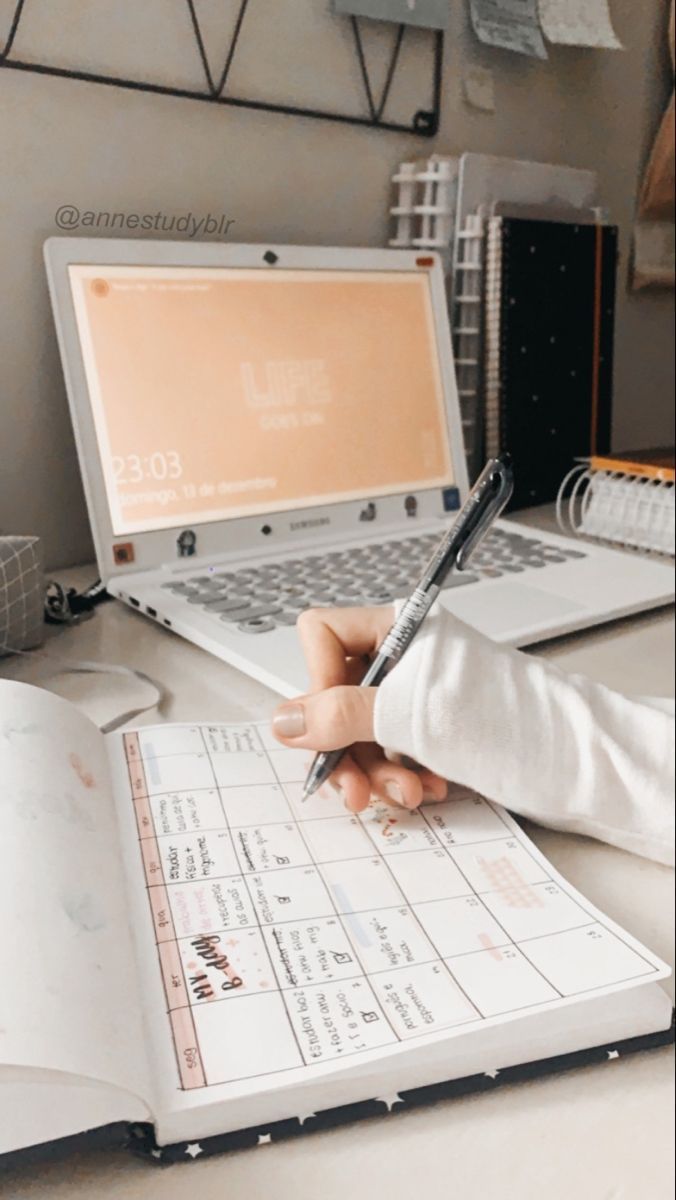 Aplicaciones para organizar tu tiempo | Estas son las mejores herramientas y aplicaciones para organizar tu tiempo tanto en formato físico como digital (+ regalo al final del artículo) School Organization Notes, Study Organization, School Notes, Studying Life, Studying Inspo, Study Hard, Study Time, School Study Tips, School Work