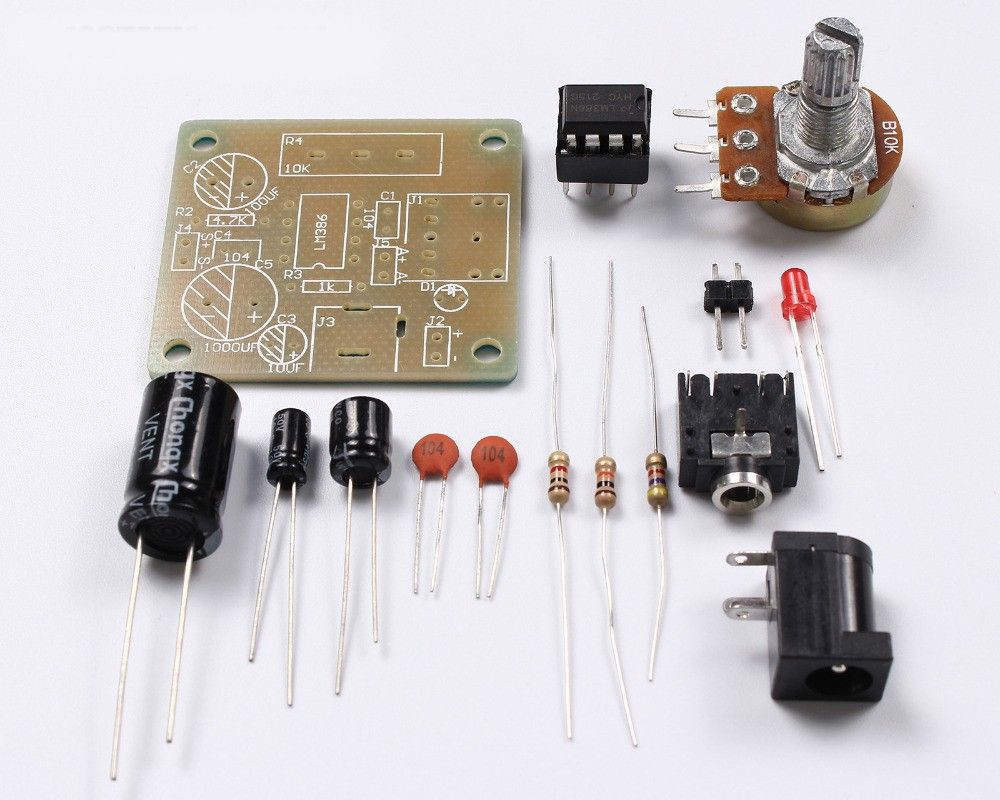 lm386 Kit Montar Amplificador Áudio ci Lm386n Fácil Montagem lm386 Kit Montar Amplificador Áudio ci Lm386n Fácil Montagem em #amplificador #amplificador5V #amplificador5w #amplificadordeáudio por Toni Rodrigues Mini Amplifier, Power Electronics, Electronic Kits, Super Mini, Arduino, Diy Kits, Solar Led, Exterior, Board
