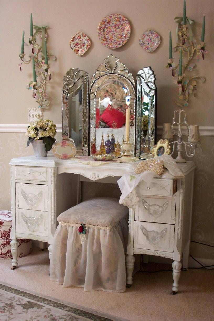 Recommended Vintage Bedroom Vanities : Cute Vintage Girl Bedroom Recommended Vintage Bedroom Vanities : Cute Vintage Girl Bedroom Decoration Using White Wood Vintage Bedroom Vanities With Mirror Including Colorful Pink ... - Recommended Vintage Bedroom Vanities : Cute Vintage Girl Bedroom
