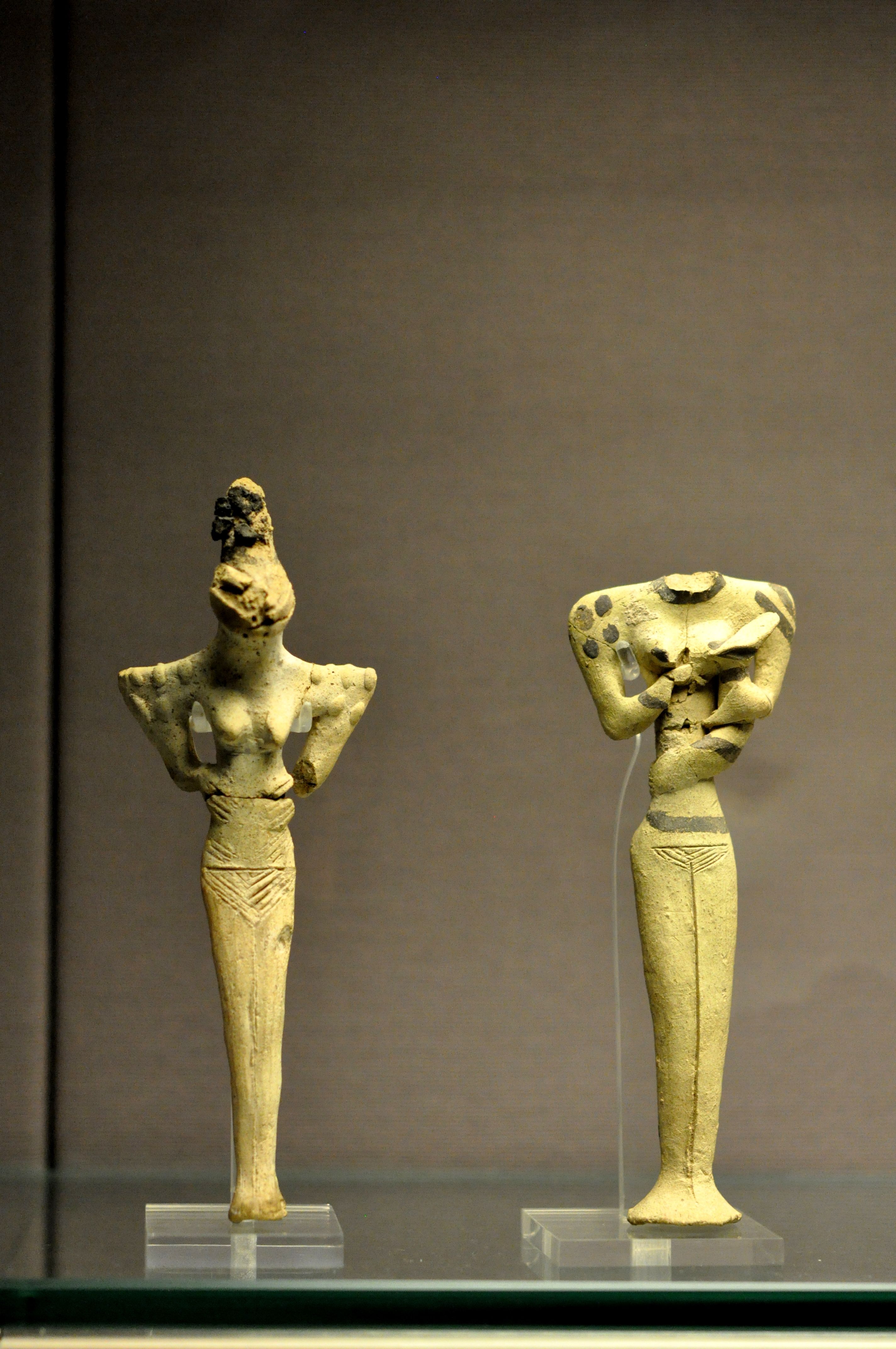 Ancient reptilian figurines Ancient reptilian figurines