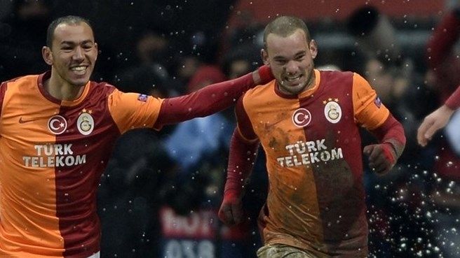 Umut Bulut Galatasaray And Wesley Sneijder Galatasaray Spor Fotograf Duzenleme Fotograf
