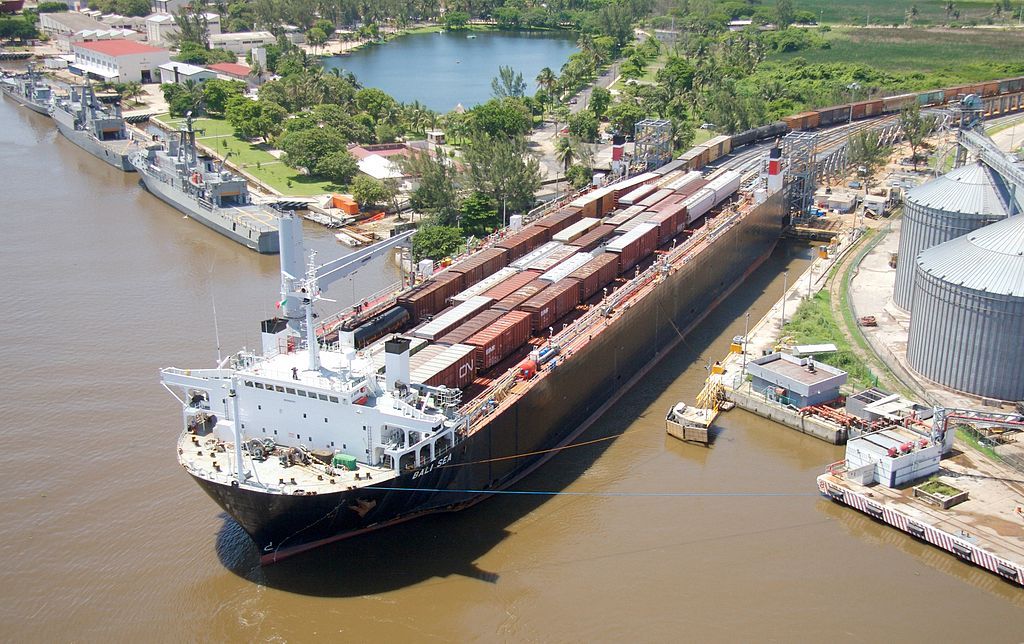 MV Bali Sea Loads Up With Ferrosur Trains In Coatzacoalcos 1 October mv-bali-sea-loads-up-with-ferrosur-trains-in-coatzacoalcos-1-october
