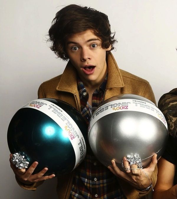 you cheeky boy ;) and the bowling balls. I did this in gym with the basketballs. We be cheeky together!!! | Harry styles photos, Harry styles, Edward styles you cheeky boy ;) and the bowling balls. I did this in gym with the basketballs. We be cheeky together!!! | Harry styles photos, Harry styles, Edward styles
