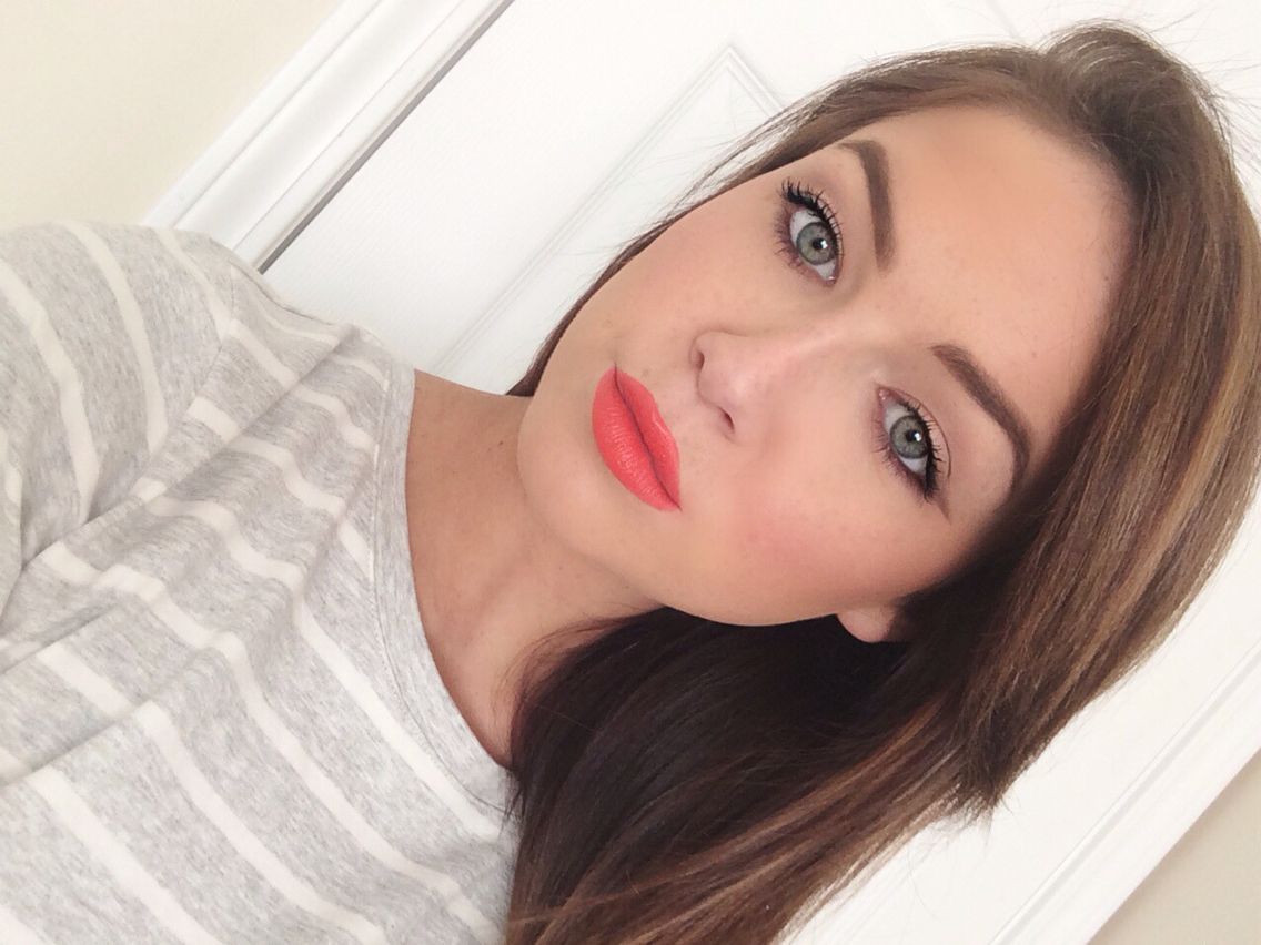 Too Faced Born This Way Foundation Beauty Face
