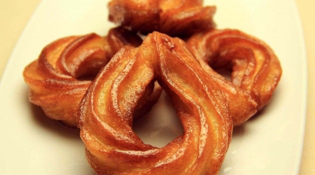 Türkische Spritzringe in Zuckersirup – Halka Tatlısı | Türkische ...