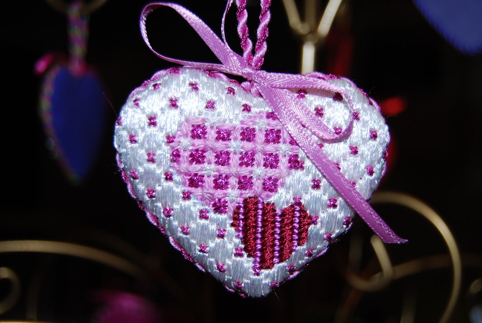 ☑️ needlepoint of hearts - by Associated Talents | Needlepoint patterns