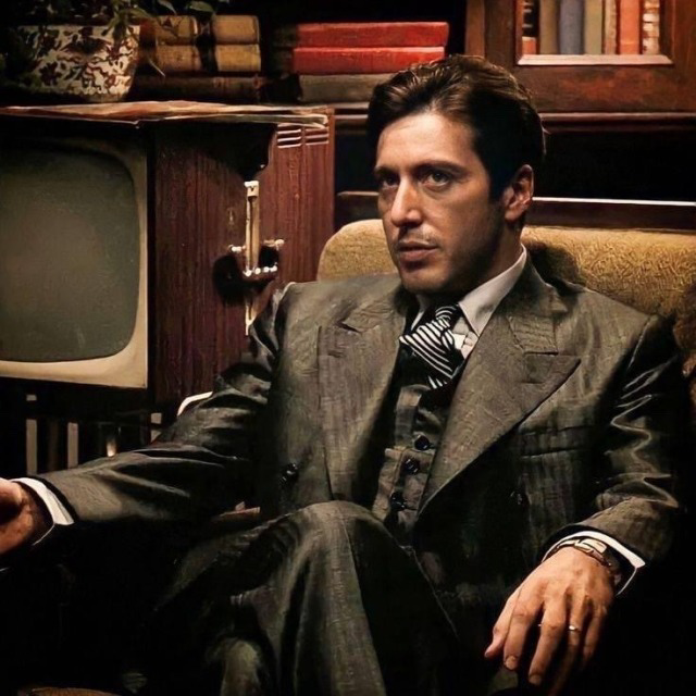 Pin by Ɩıŋʑı on Movie Stills | Al pacino, The godfather, Young al pacino