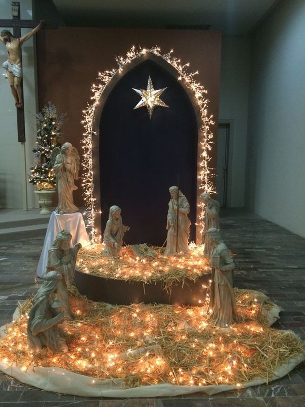 30 DIY Christmas Decorations Ideas For Church Church Church Christmas Decor