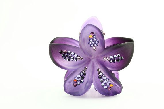 Large lavender purple hair claw clip with crystals Large lavender purple hair claw clip with crystals