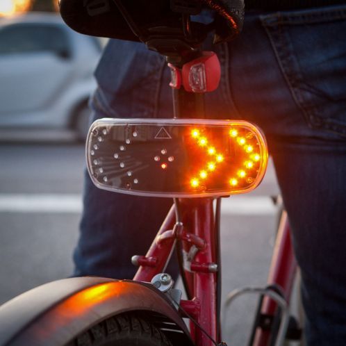 IGGI Signal Pod - Blinkersystem für's Fahrrad | Blitzlieferung Mountain Bike Accessories, Mountain Bike Shoes, Bicycle Accessories, Mountain Biking, Cycling Equipment, Cycling Bikes, Scooter Sous Marin, Bike Repair, Bicycle Maintenance