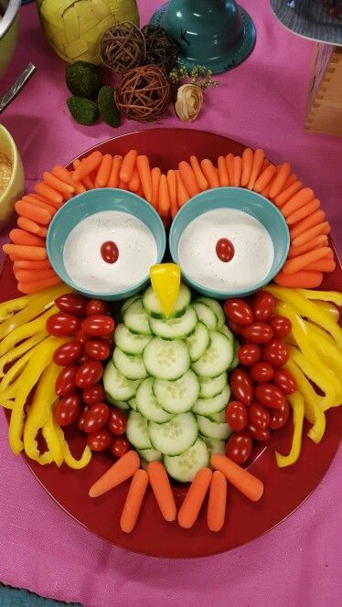 Good vegetable tray for a Halloween party Owl Veggie